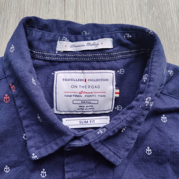 🎈5/$25 Mens Travellers Collection Slim Fit Button Down Shirt - Picture 2 of 8